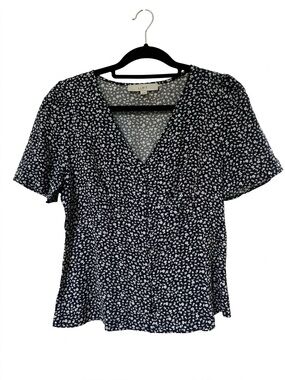 LOFT Navy and White Floral V-Neck Short Sleeve Blouse 4